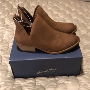 Universal Thread Booties